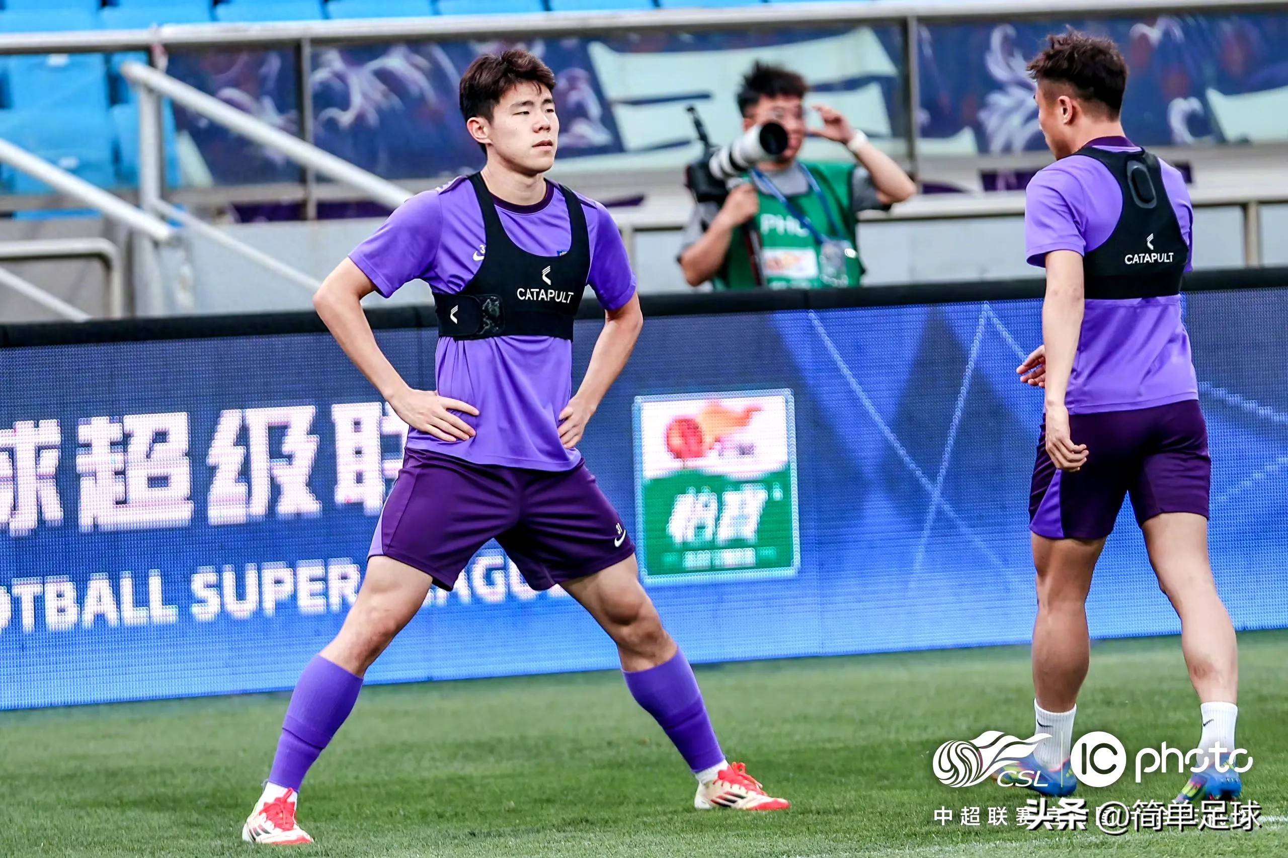 关于上海申花训练开放日，关键时刻伤情更新引欢呼，中超在即，心理建设被强调的信息-爱游戏