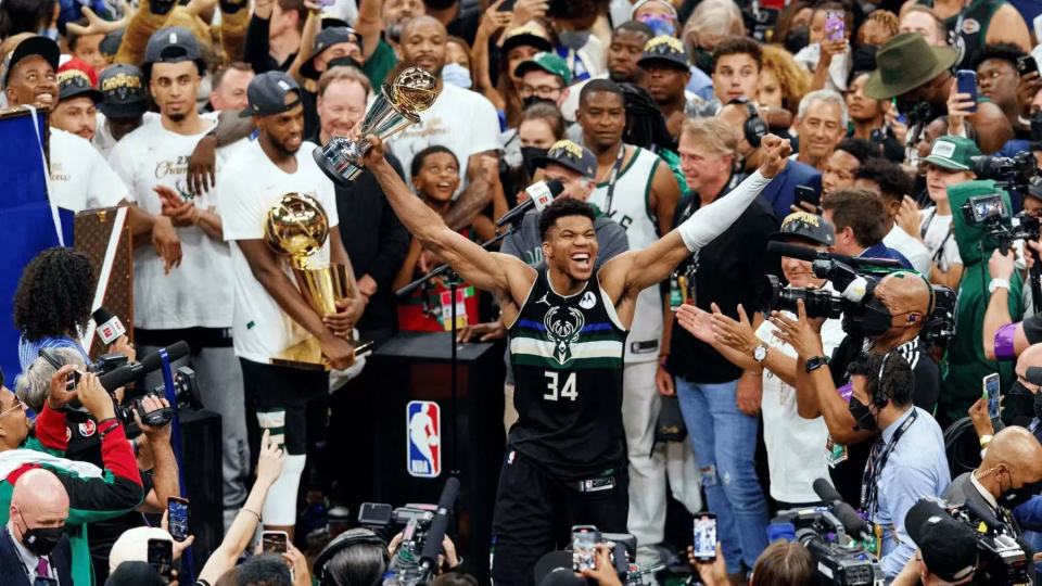 关键时刻NBA总决赛传出新动向，密尔沃基雄鹿强势反弹，管理层表态：球迷炸锅，身体对抗强度拉满的简单介绍-AYX SPORTS